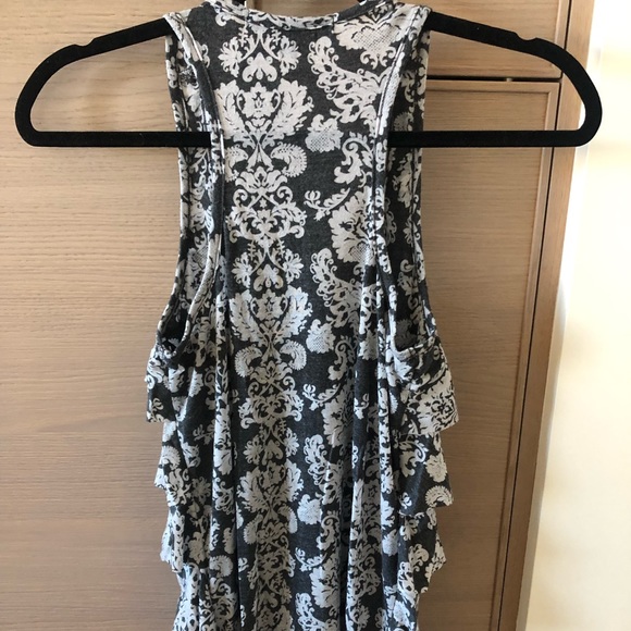 Forever 21 Ruffle Tank - Picture 7 of 8